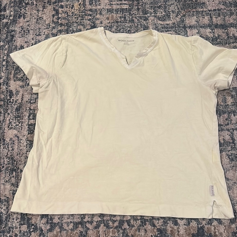 Woolrich women’s light yellow v neck shirt
